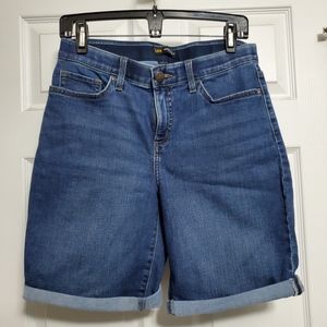 Lee Womens Flex Motion Size 8 Denim shorts